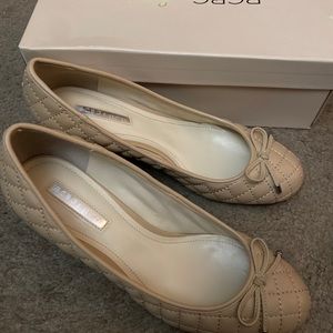 BCBG Truce quilted warm sand cream round toe heels wedges size 9